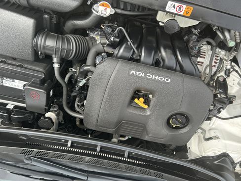 Used 2017 Kia Forte LX image 10