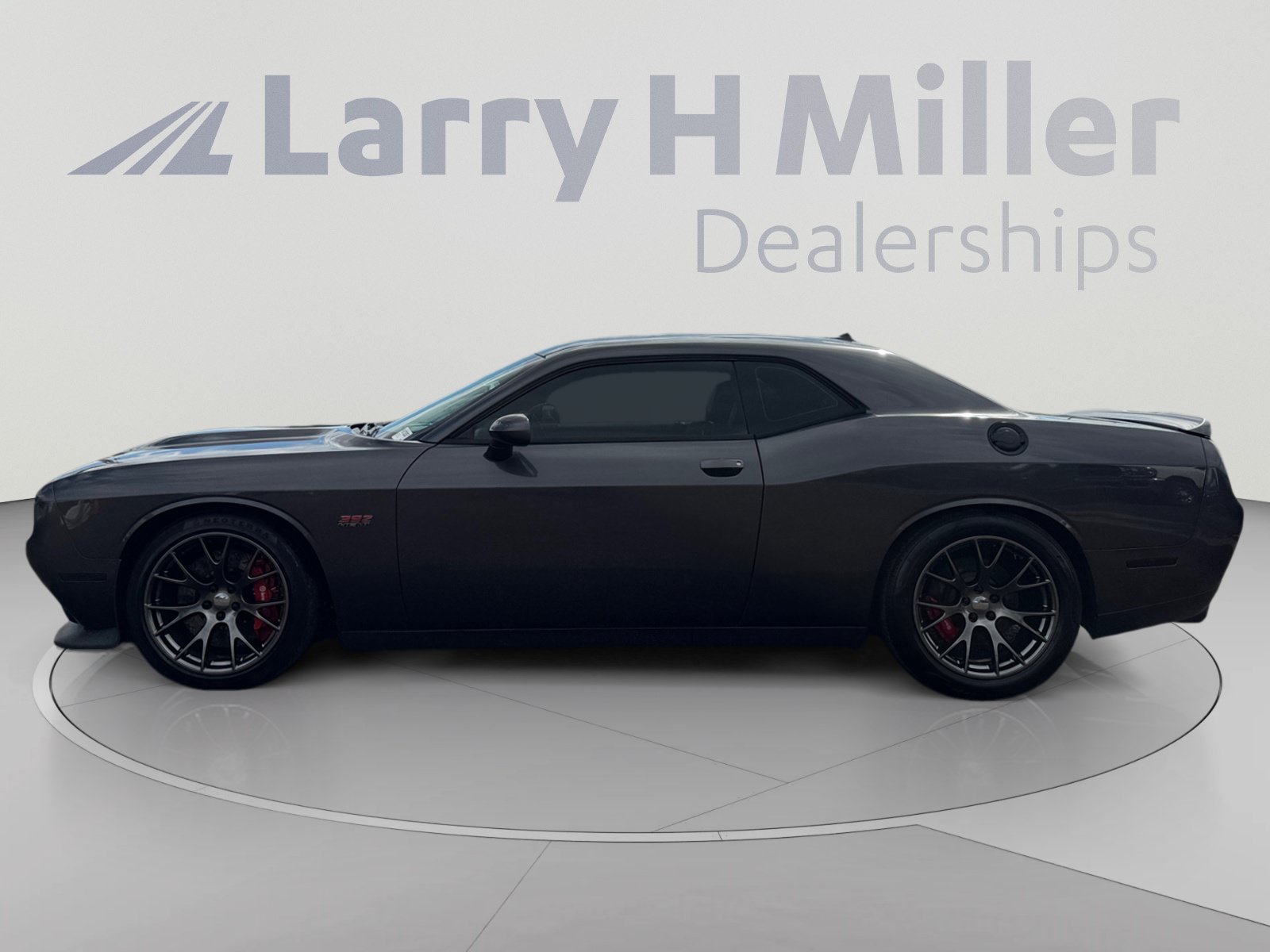 Used 2015 Dodge Challenger SRT w/ Technology Group RWD image 2