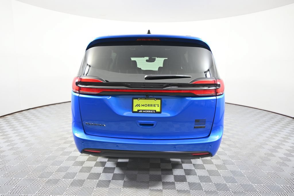 New 2027 Chrysler Pacifica Select AWD/4WD image 5