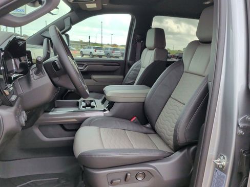 New 2026 Chevrolet Silverado 2500 ZR2 AWD/4WD image 13