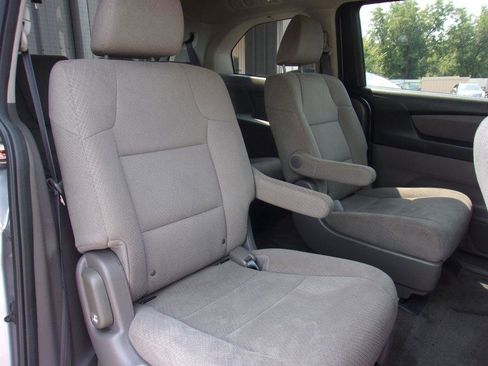 Used 2016 Honda Odyssey LX image 10