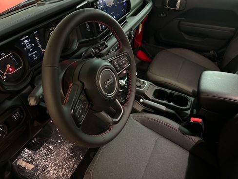 New 2024 Jeep Wrangler Unlimited Rubicon w/ Technology Group image 9