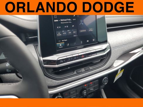 New 2026 Jeep Compass Latitude image 13