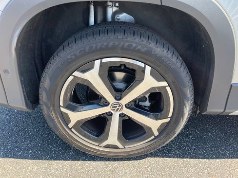Certified 2026 Volkswagen Tiguan SE AWD/4WD image 31