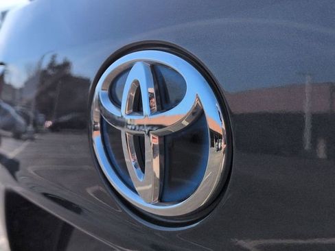 Used 2023 Toyota Highlander XLE image 27