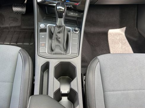 New 2027 Volkswagen Jetta SE FWD image 19
