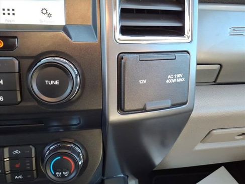 Certified 2018 Ford F250 XLT w/ XLT Premium Package image 28