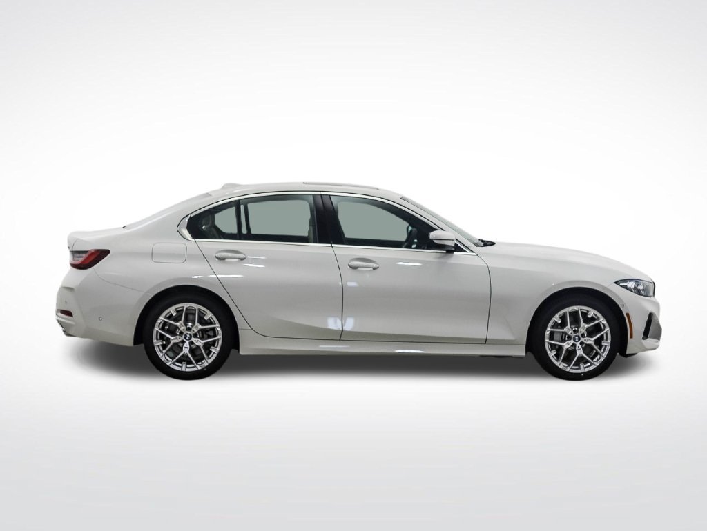 Used 2026 BMW 330i xDrive Sedan w/ Premium Package AWD/4WD image 6