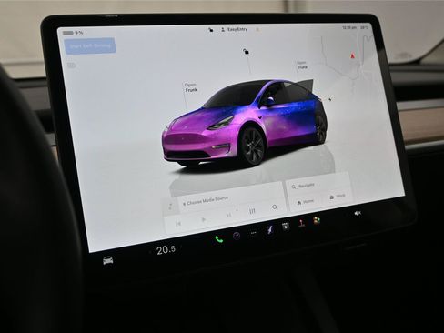 Used 2025 Tesla Model Y Long Range AWD/4WD image 4