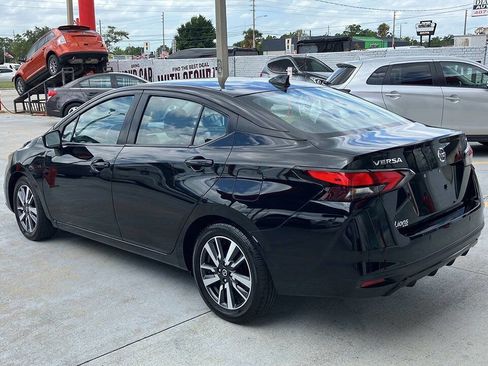 Used 2021 Nissan Versa SV image 4
