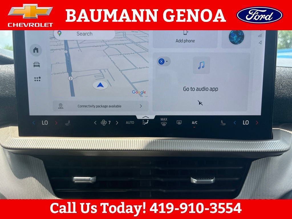 Used 2025 Ford Explorer Active AWD/4WD image 22