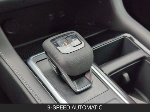 Certified 2025 Nissan Pathfinder SL w/ SL Premium Package image 16