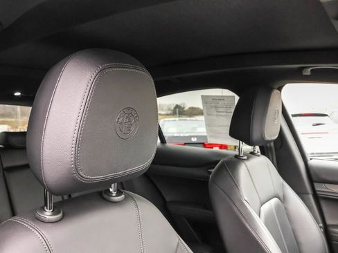 Used 2023 Alfa Romeo Stelvio Ti image 38