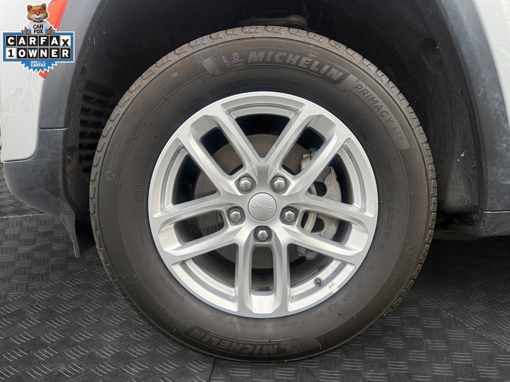 Used 2025 Jeep Grand Cherokee Laredo X w/ Luxury Tech Group I AWD/4WD image 20