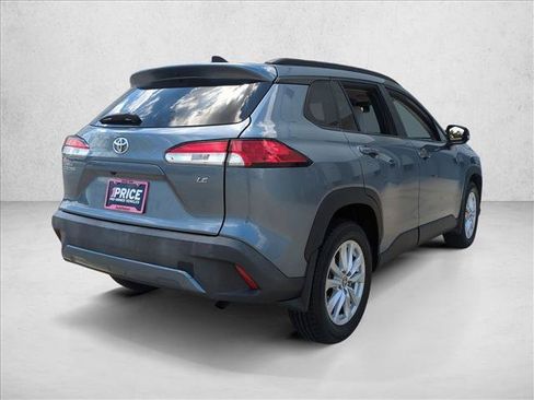 Certified 2025 Toyota Corolla Cross LE FWD image 5