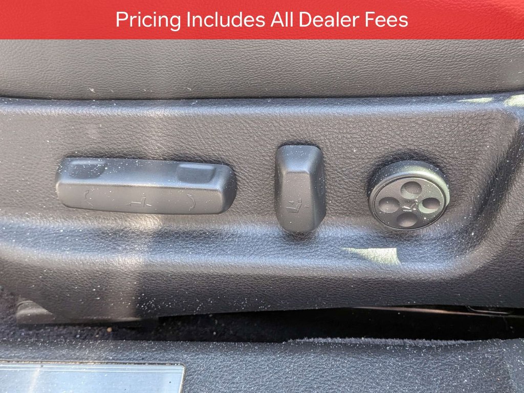 Used 2013 Hyundai Genesis 3.8 RWD image 19