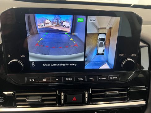 Used 2025 Nissan Pathfinder SL image 60