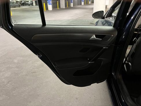 Used 2018 Volkswagen Golf S image 16