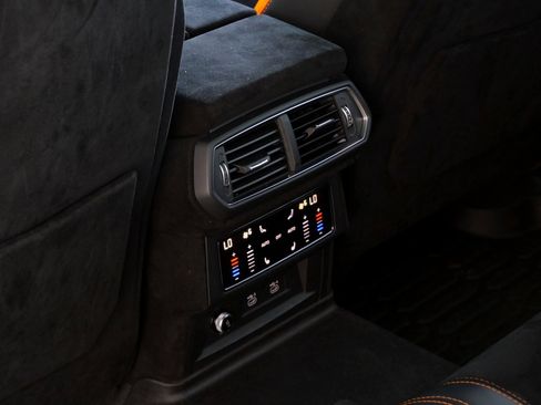 Used 2024 Lamborghini Urus Performante image 32