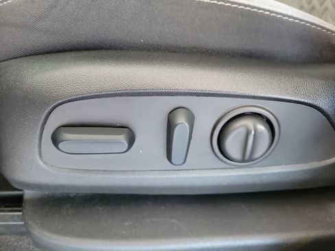 Used 2022 Chevrolet Equinox LT image 15