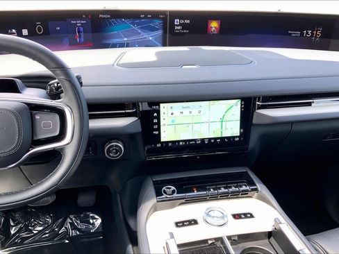 New 2026 Lincoln Navigator L Reserve AWD/4WD image 6