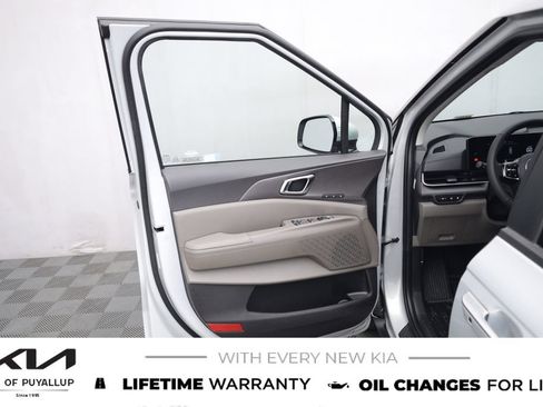 New 2026 Kia Carnival EX FWD image 9