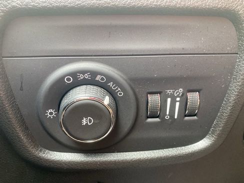 Used 2021 Jeep Grand Cherokee L Limited image 44