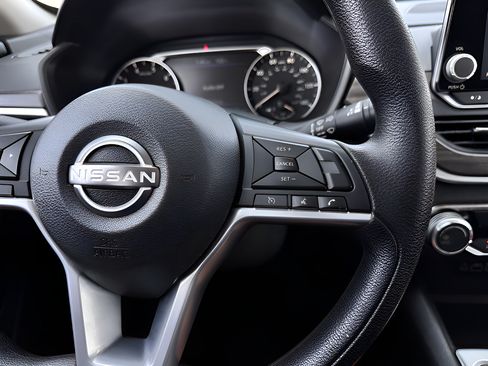 Certified 2025 Nissan Altima 2.5 SV FWD image 12