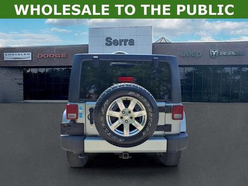 Used 2013 Jeep Wrangler Unlimited Sahara w/ Dual Top Group AWD/4WD image 5