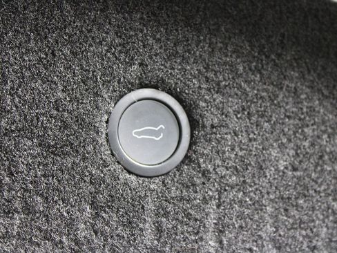 Used 2021 Tesla Model S Plaid image 30