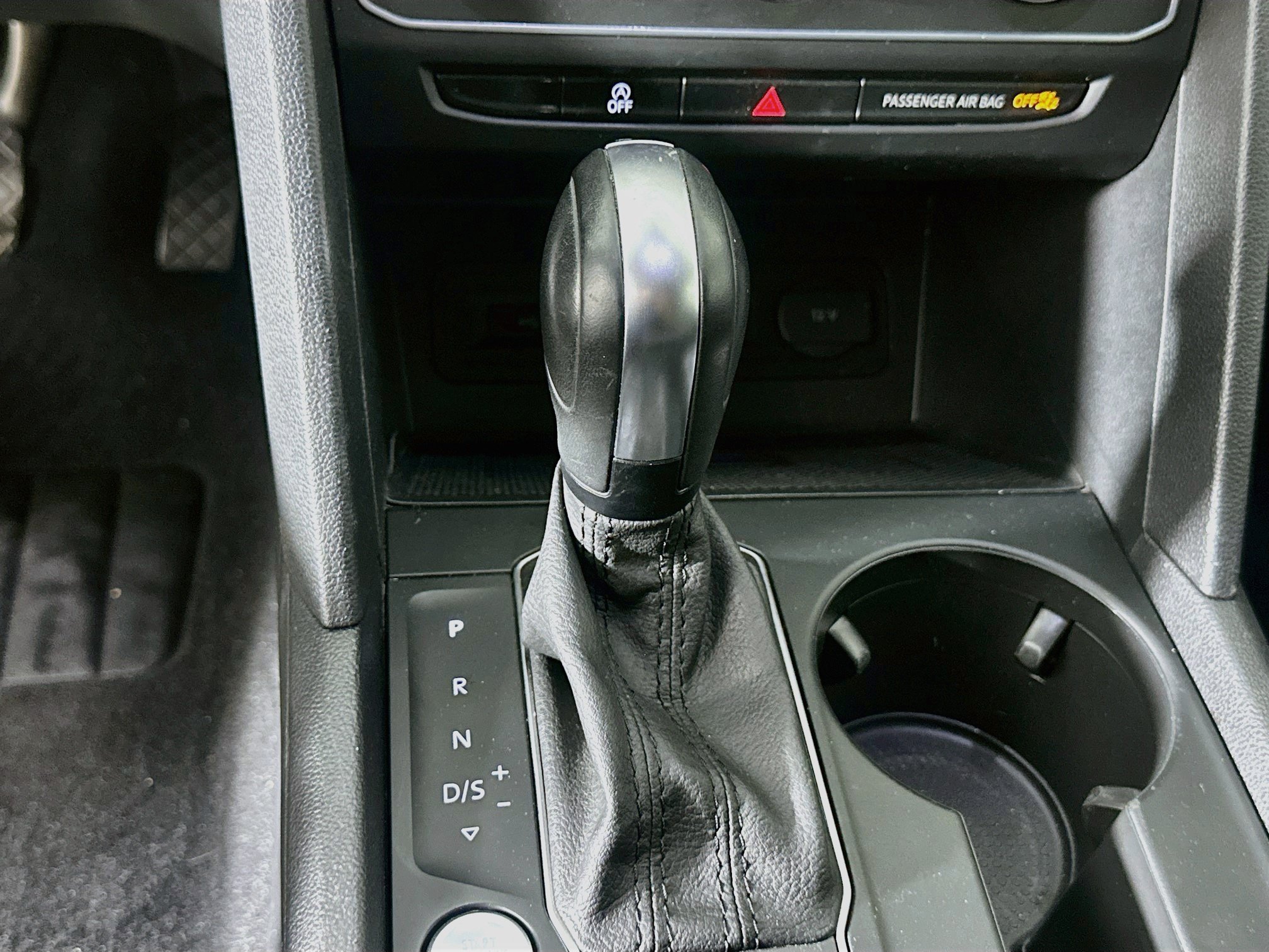 Used 2021 Volkswagen Atlas SE w/ Towing Package FWD image 24