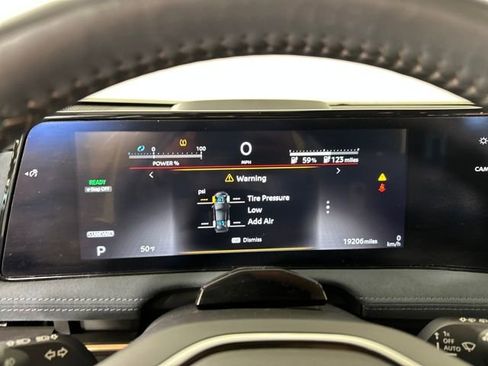 Used 2024 Nissan Ariya AWD image 17