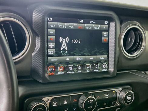 Used 2023 Jeep Gladiator Rubicon w/ Cold Weather Group AWD/4WD image 15