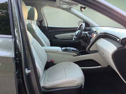 Used 2022 Hyundai Tucson Limited w/ Cargo Package AWD/4WD image 22