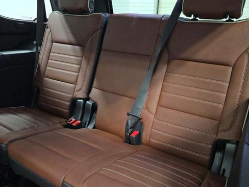 Used 2023 GMC Yukon Denali Ultimate image 9