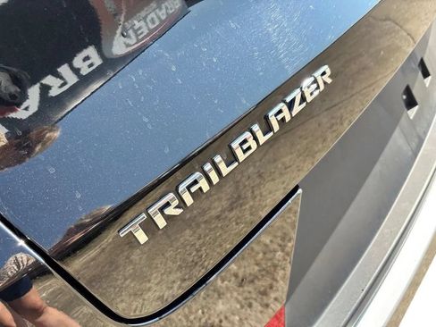 Used 2025 Chevrolet TrailBlazer LT FWD image 9
