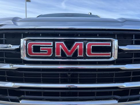 New 2026 GMC Yukon Elevation image 13