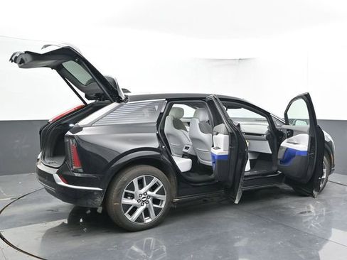 New 2025 Cadillac Optiq Luxury 1 w/ LPO, Floor Liner Package image 53