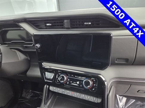 Used 2024 GMC Sierra 1500 AT4X image 19