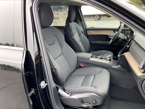 New 2026 Volvo XC90 B5 Plus w/ Protection Package image 32
