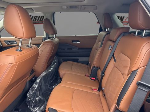 New 2025 Nissan Pathfinder Platinum w/ Cargo Package image 10