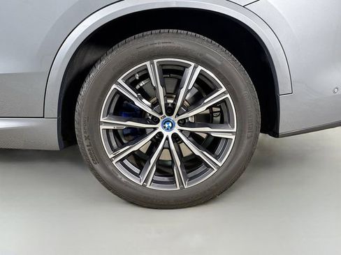 Used 2025 BMW X5 xDrive50e w/ M Sport Package image 31