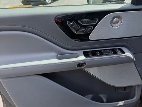 Used 2020 Lincoln Aviator Reserve w/ Equipment Group 202A AWD/4WD image 8