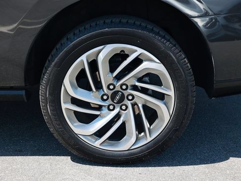 Used 2025 Lincoln Navigator Reserve AWD/4WD image 10