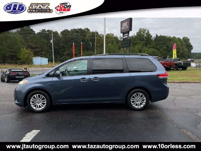 Used 2014 Toyota Sienna XLE FWD image 4