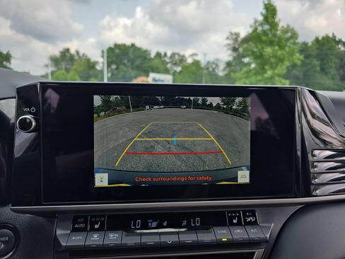 Used 2025 Toyota Camry XSE AWD/4WD image 26