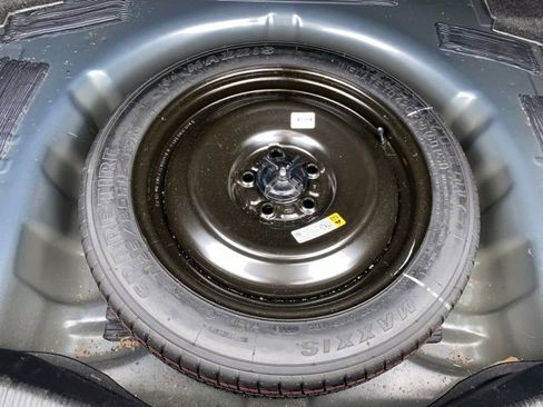 Certified 2018 Ford Fusion SE w/ Fusion SE Technology Package image 23