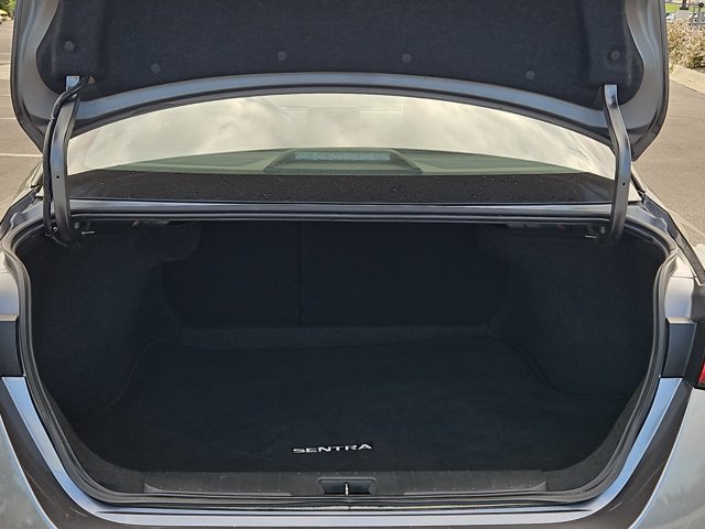 Used 2025 Nissan Sentra SR FWD image 6