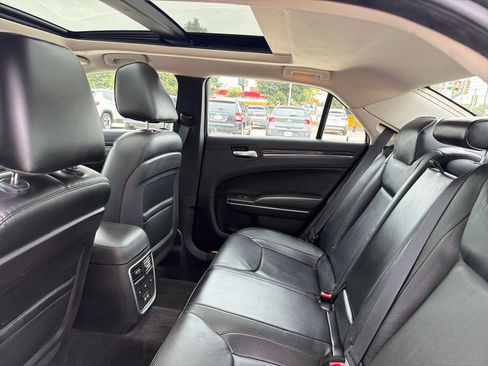 Used 2017 Chrysler 300 C w/ Light Group AWD/4WD image 23