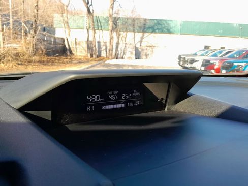 Used 2023 Subaru Crosstrek 2.0i Premium AWD/4WD image 22